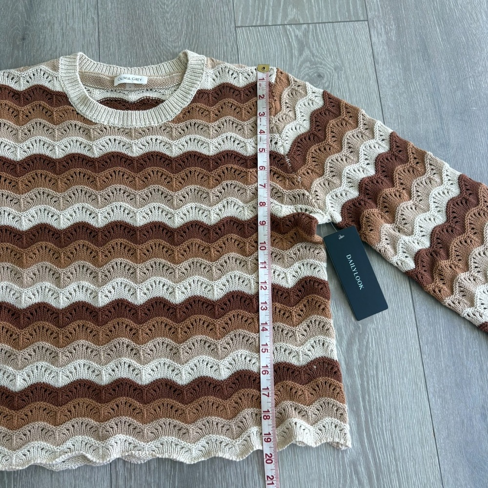 NWT Olivia Grey Womens Tan Multi Chevron Striped Open Knit Sweater Size M - Picture 13 of 13